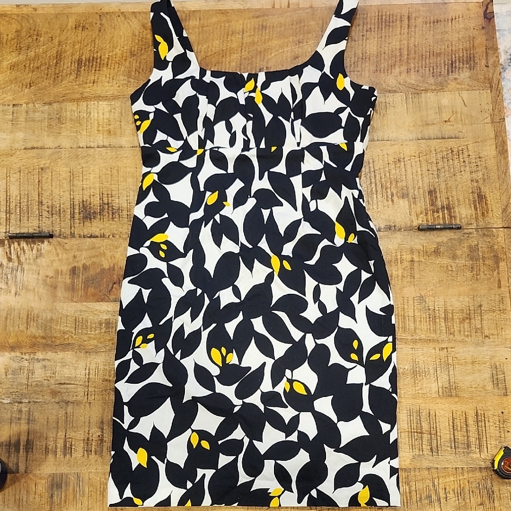 Frank Lyman Design Dress In Black White Leaf Pattern Lined Short Lenth Size 8